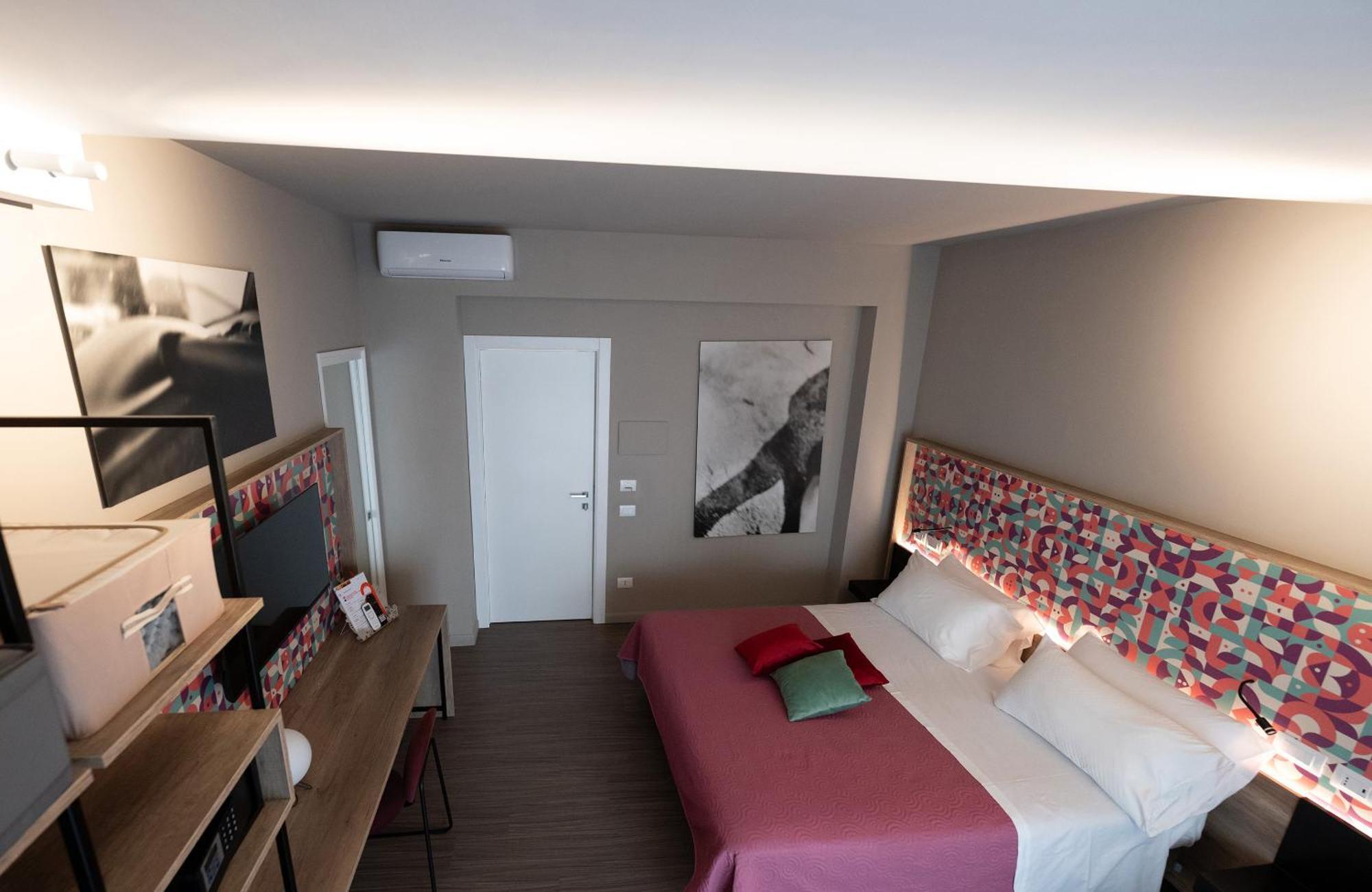 Bed In Centro Bed & Breakfast Napoli Bagian luar foto