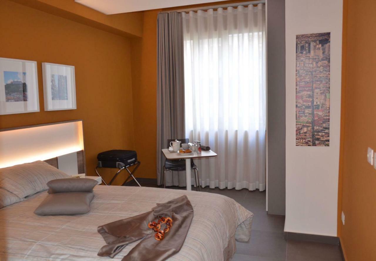 Bed In Centro Bed & Breakfast Napoli Bagian luar foto