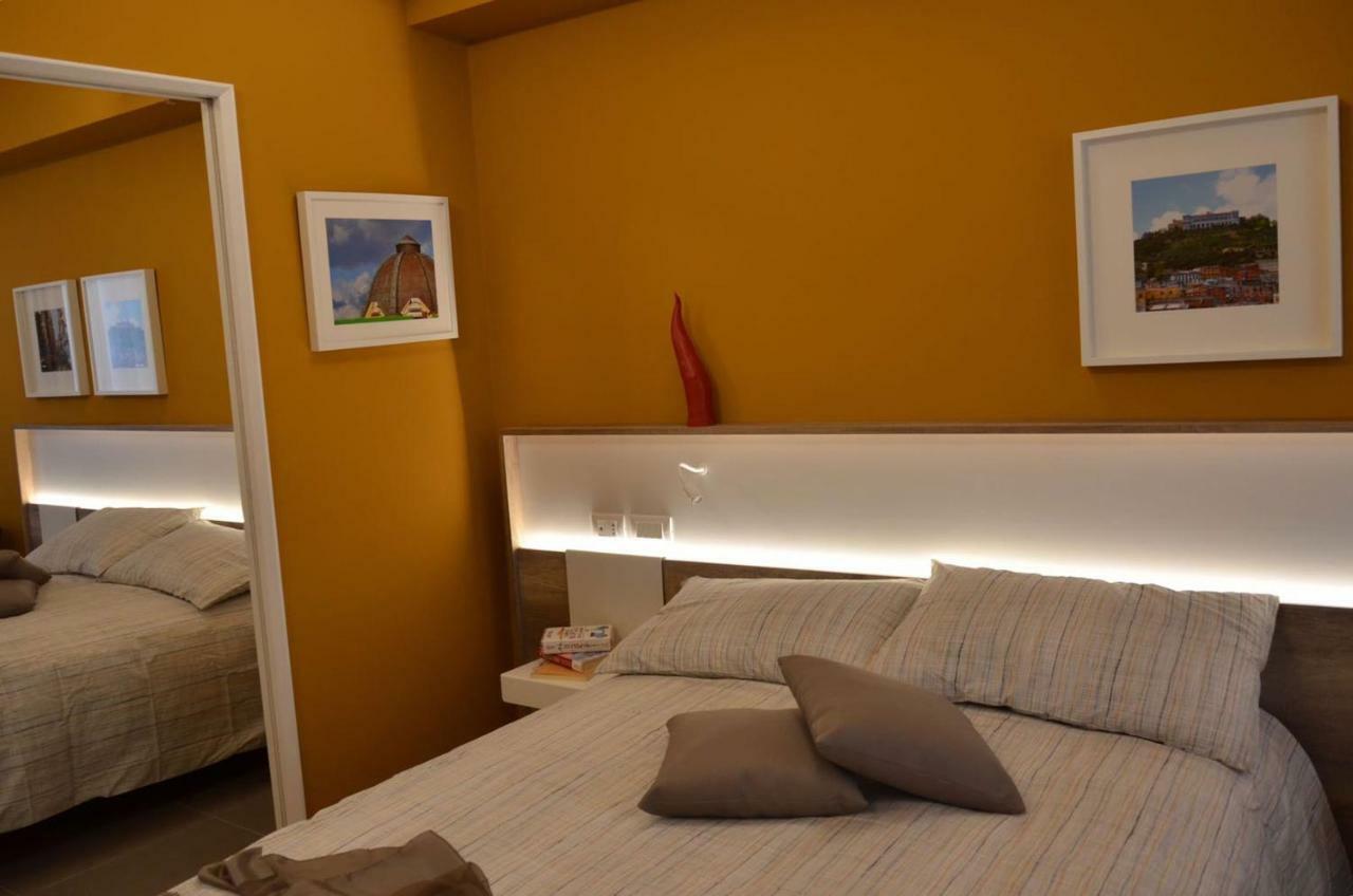 Bed In Centro Bed & Breakfast Napoli Bagian luar foto