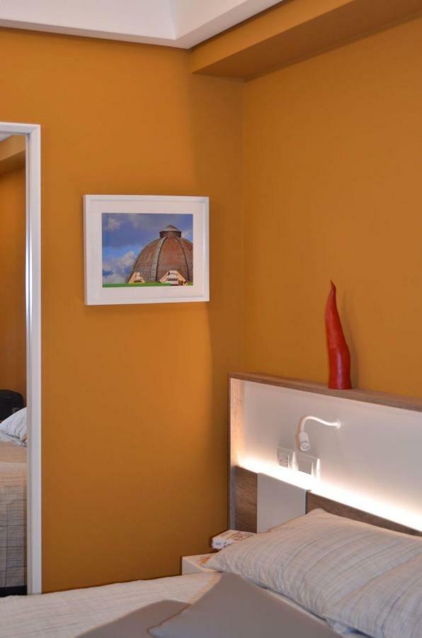 Bed In Centro Bed & Breakfast Napoli Bagian luar foto