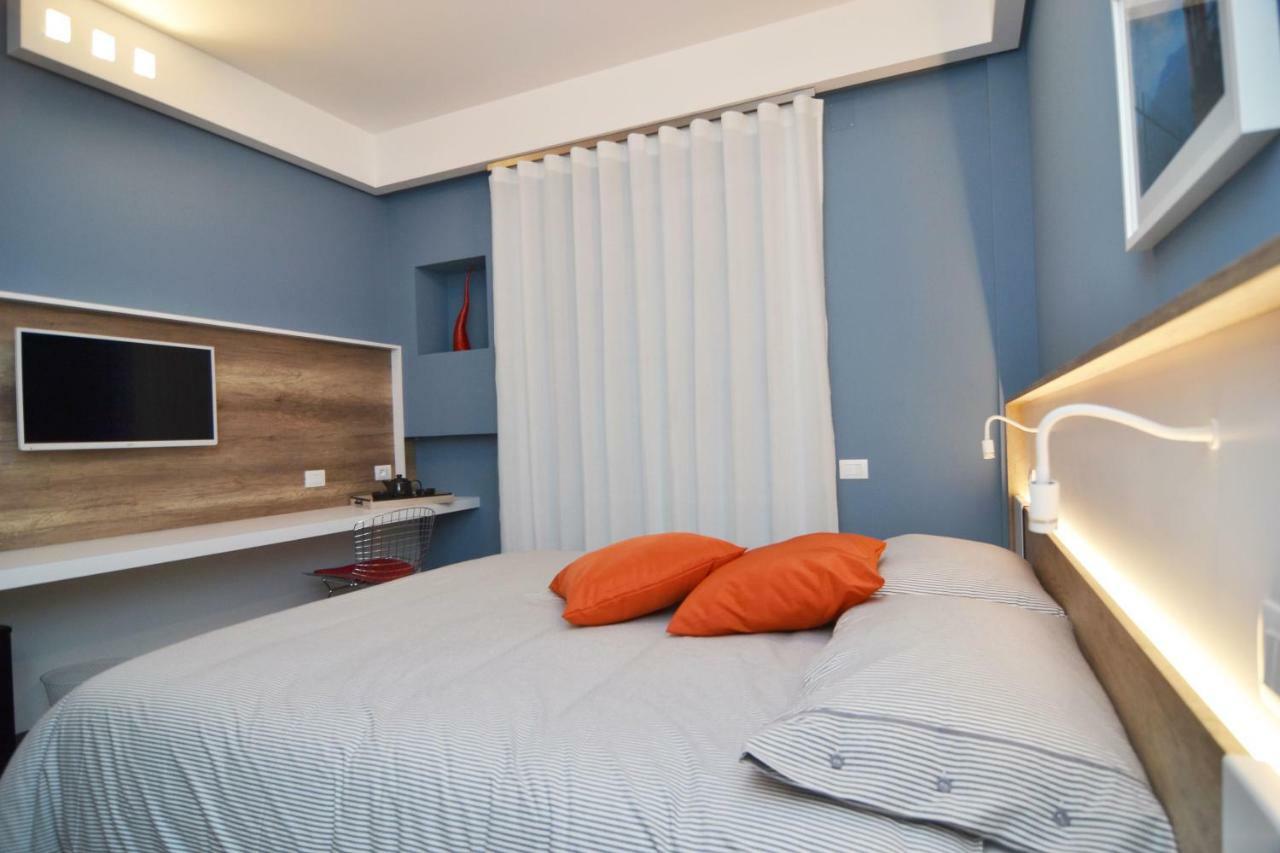 Bed In Centro Bed & Breakfast Napoli Bagian luar foto