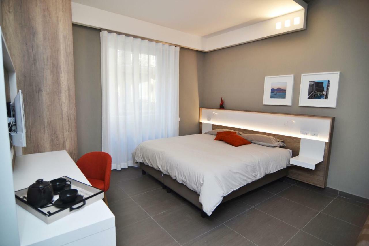 Bed In Centro Bed & Breakfast Napoli Bagian luar foto