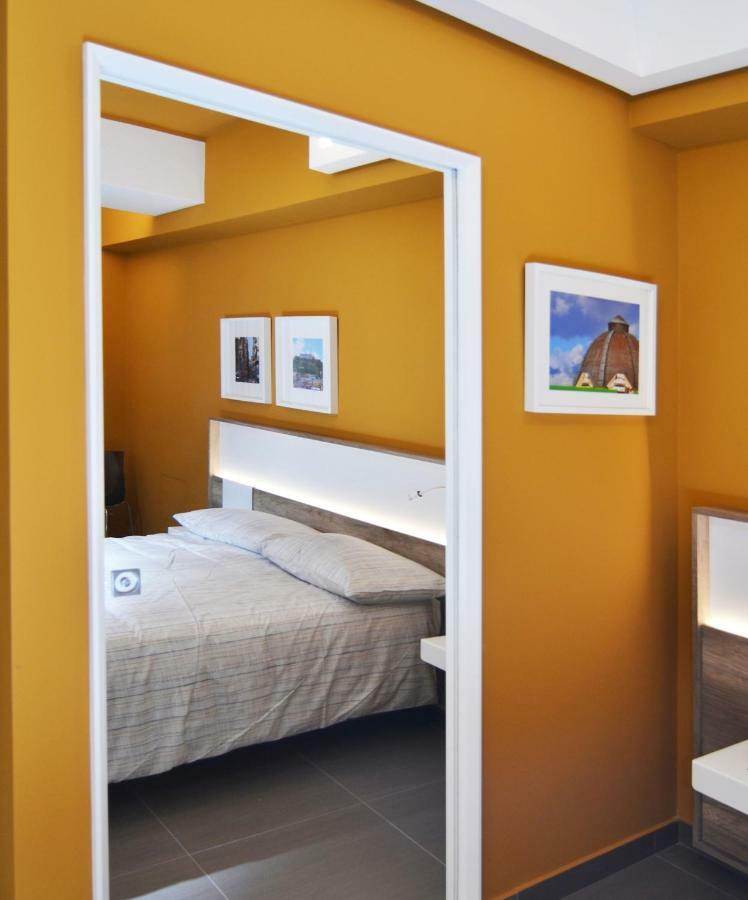 Bed In Centro Bed & Breakfast Napoli Bagian luar foto