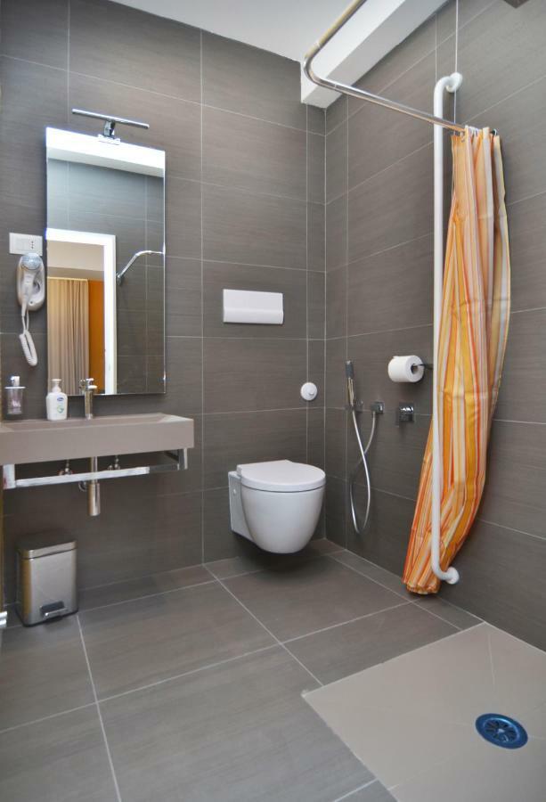 Bed In Centro Bed & Breakfast Napoli Bagian luar foto