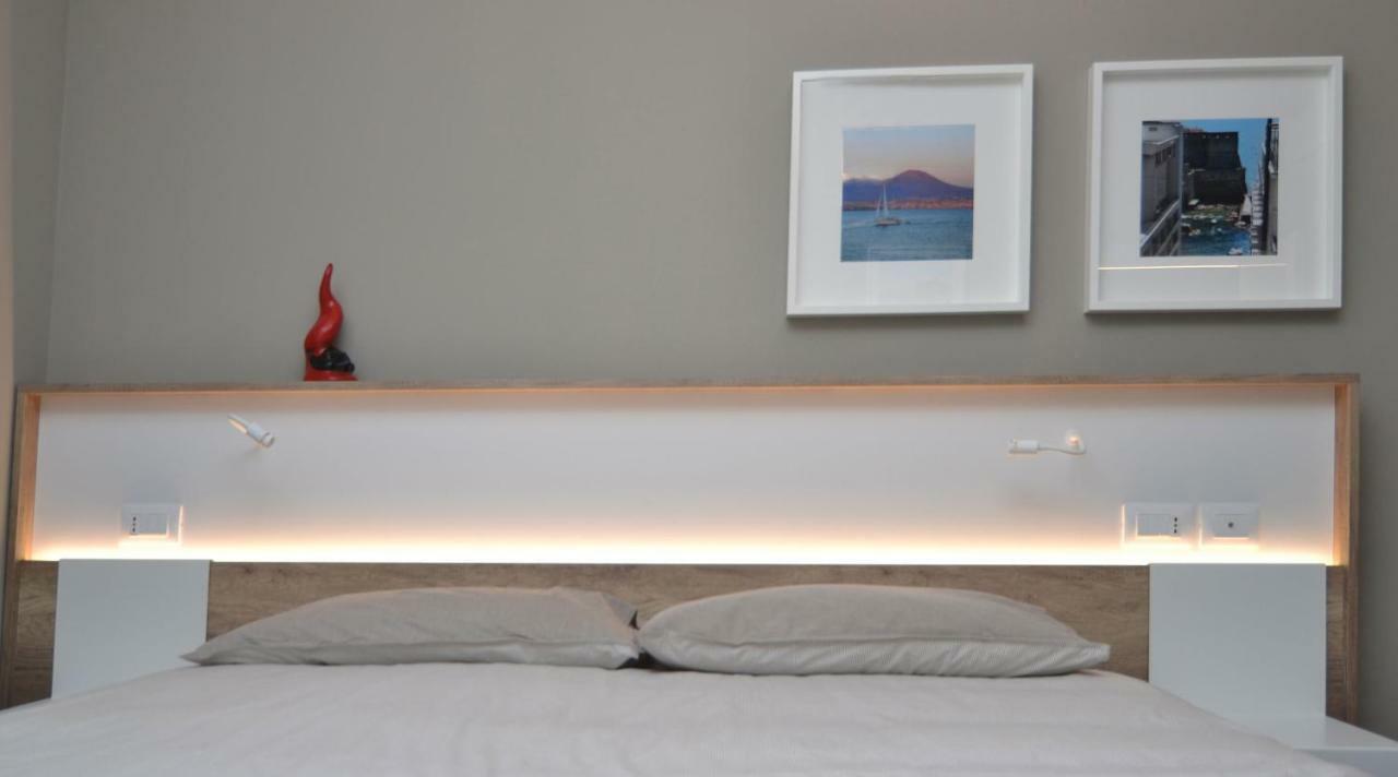 Bed In Centro Bed & Breakfast Napoli Bagian luar foto