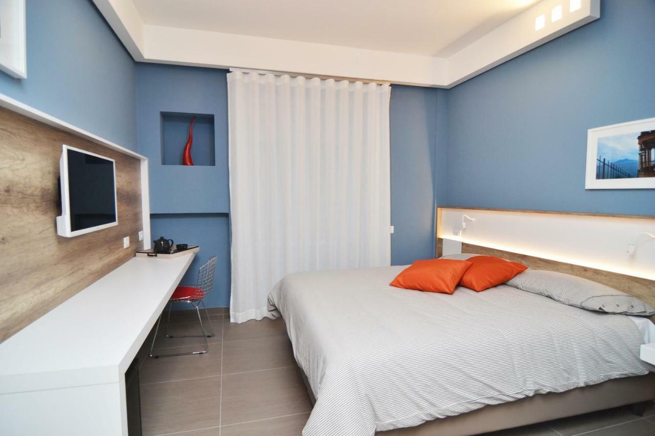 Bed In Centro Bed & Breakfast Napoli Bagian luar foto