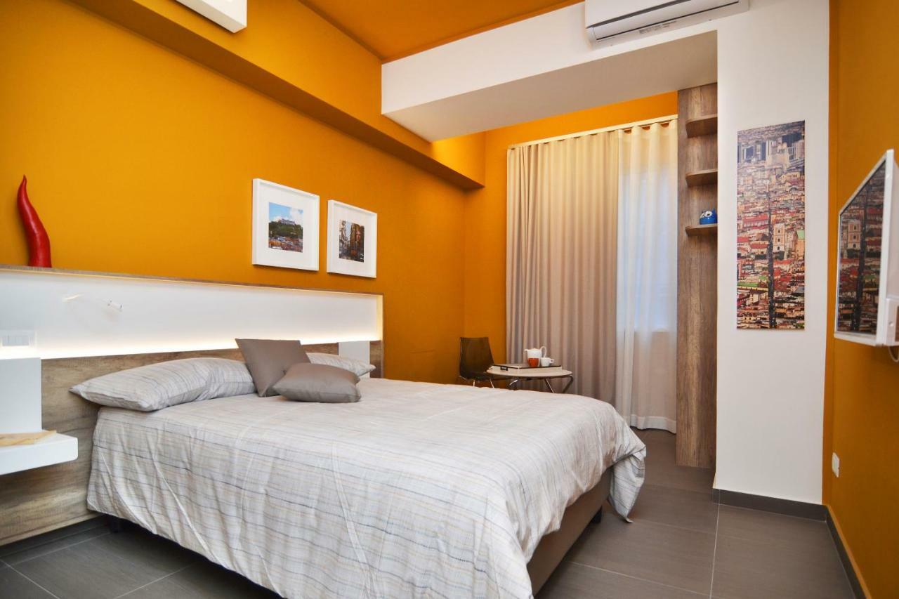 Bed In Centro Bed & Breakfast Napoli Bagian luar foto