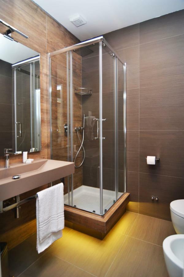 Bed In Centro Bed & Breakfast Napoli Bagian luar foto