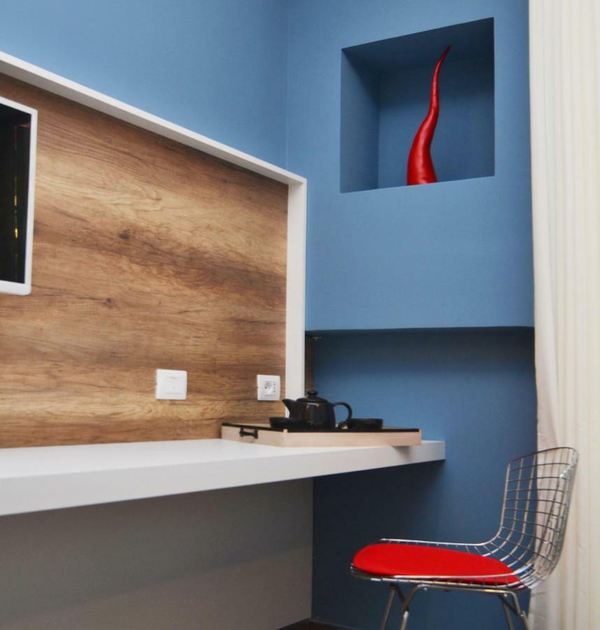 Bed In Centro Bed & Breakfast Napoli Bagian luar foto