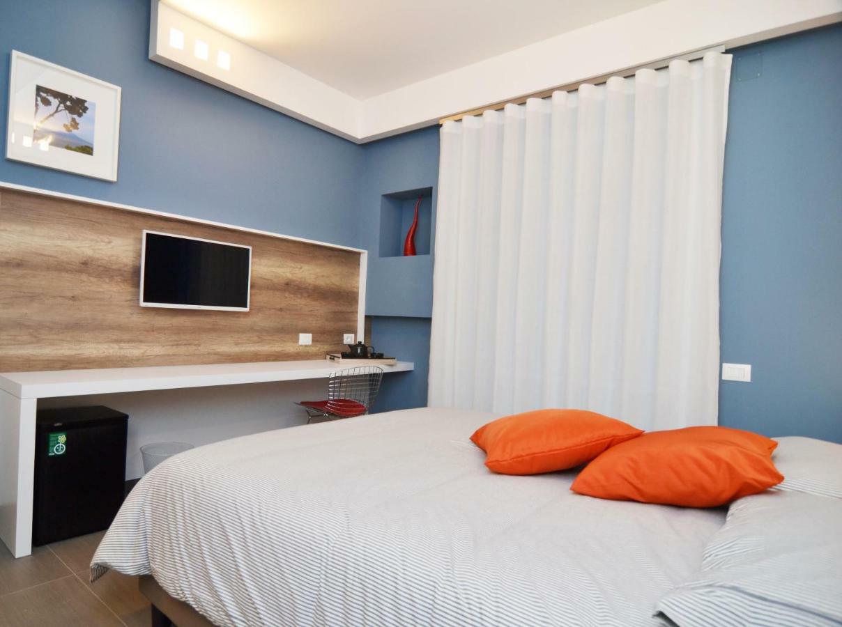 Bed In Centro Bed & Breakfast Napoli Bagian luar foto