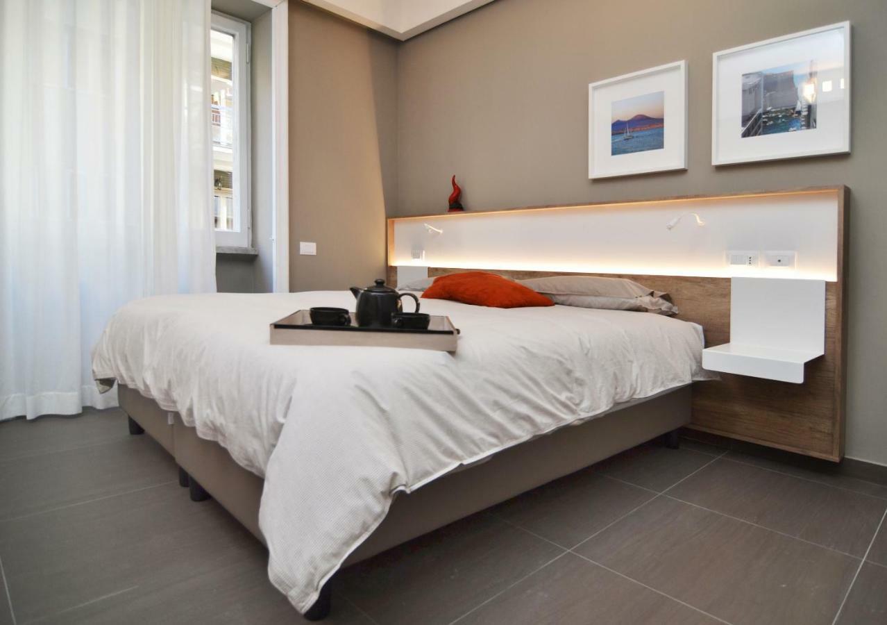 Bed In Centro Bed & Breakfast Napoli Bagian luar foto