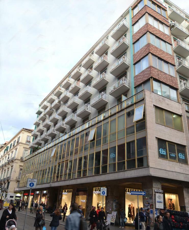 Bed In Centro Bed & Breakfast Napoli Bagian luar foto